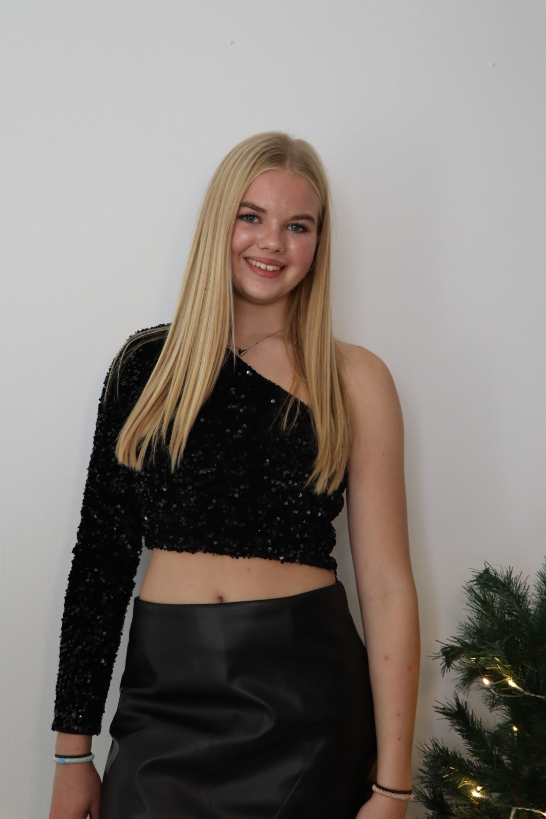 One-shoulder top met pailletten