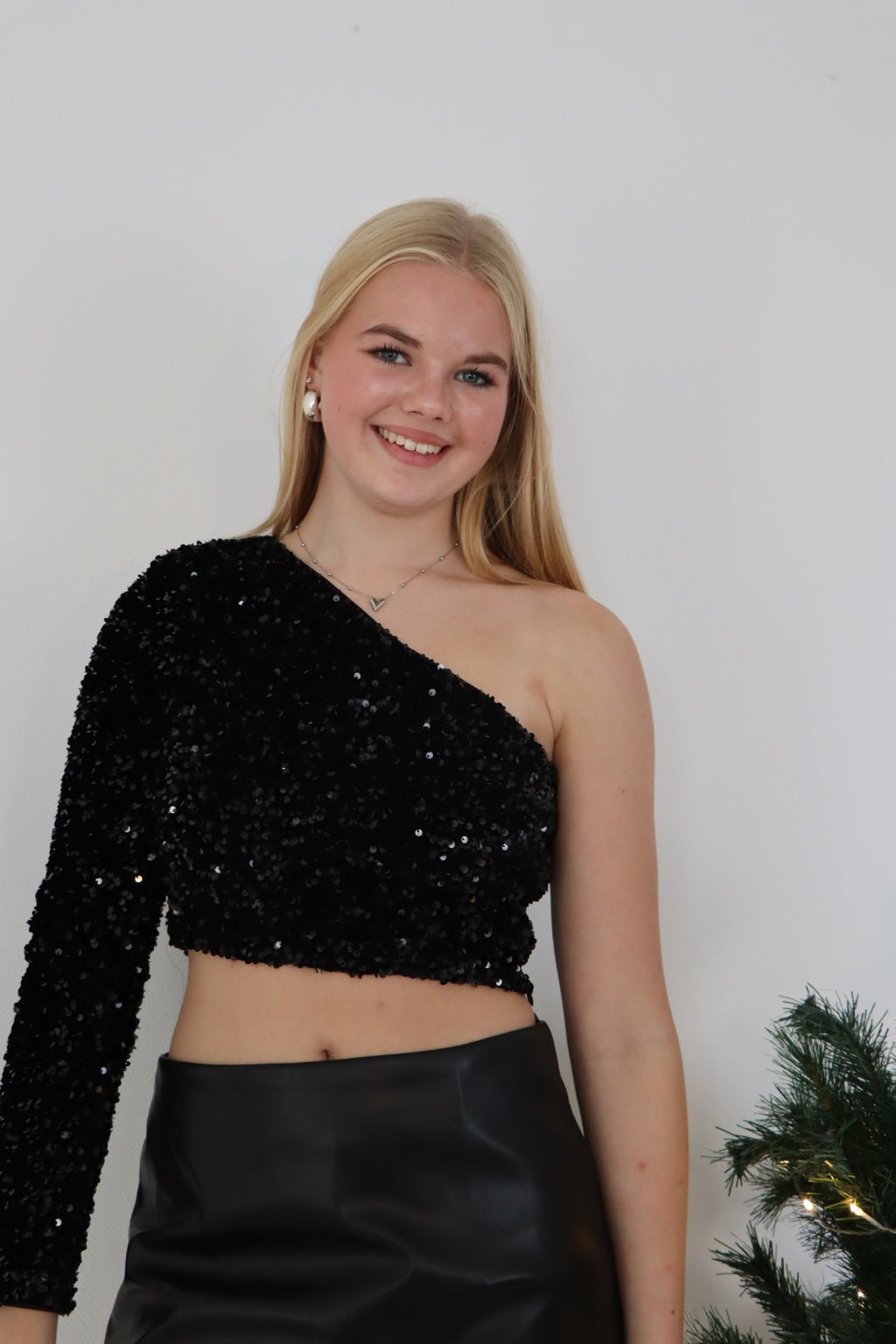 One-shoulder top met pailletten