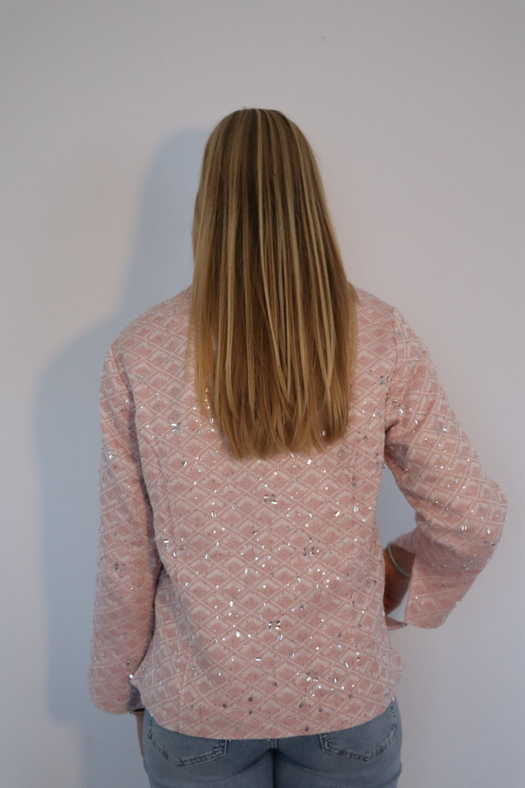 Roze jasje met geborduurd patroon
